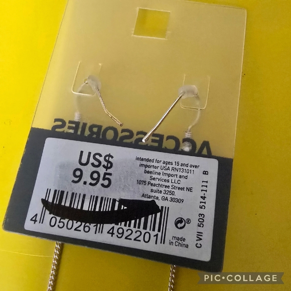 Old Navy Triangle Drop Earrings - Picture 4 of 4